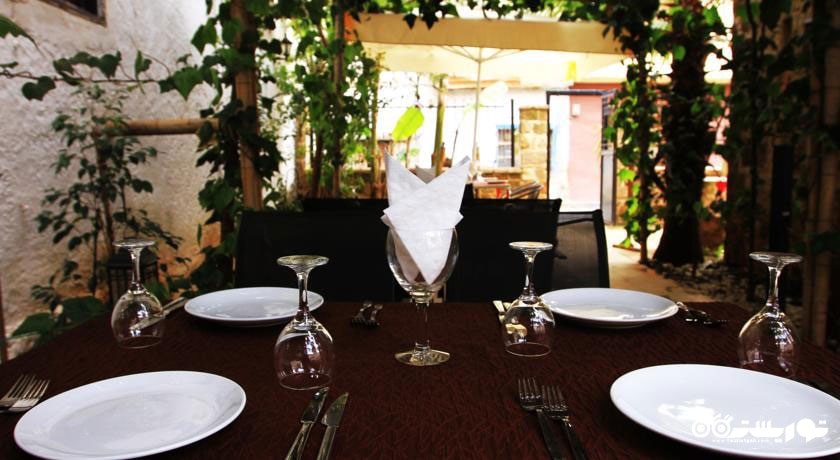 رستوران فضای باز هتل